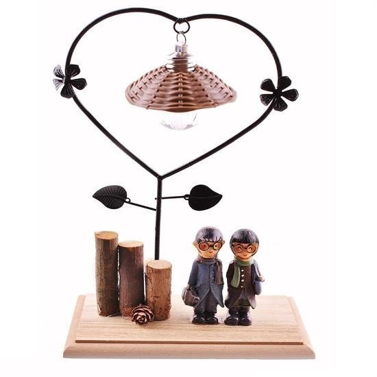 Robinanka® Pilli Işıklı Romantik Çift Tema Büyük Boy Dekoratif Ahşap Biblo Robinanka® Pilli Işıklı Romantik Çift Tema Büyük Boy Dekoratif Ahşap Biblo