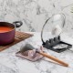 Robinanka® Tencere Kapak Tutuculu Kaşıklıklı Tencere Kapak Standı Pratik Kaşık Kepçe Altlık Düzenleyici Robinanka® Tencere Kapak Tutuculu Kaşıklıklı Tencere Kapak Standı Pratik Kaşık Kepçe Altlık Düzenleyici