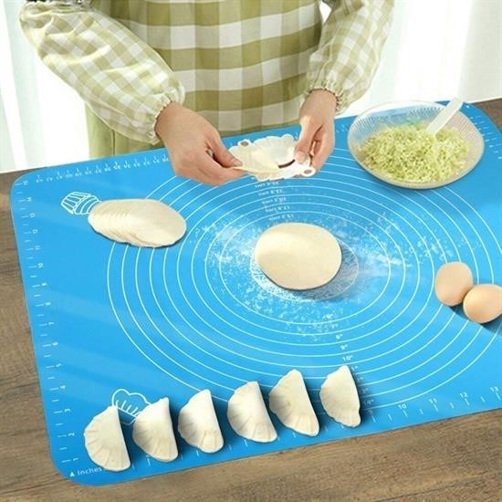 Robinanka® 40*50 cm Silikon Ölçekli Kullanımı Kolay Hamur Açma Matı Ekmek Mantı Makarna Hamuru Yoğurma Robinanka® 40*50 cm Silikon Ölçekli Kullanımı Kolay Hamur Açma Matı Ekmek Mantı Makarna Hamuru Yoğurma